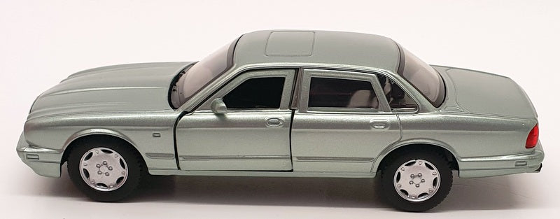 Tayumo 1/36 Scale Pull Back & Go 36100021 - Jaguar XJ6 - Seafrost