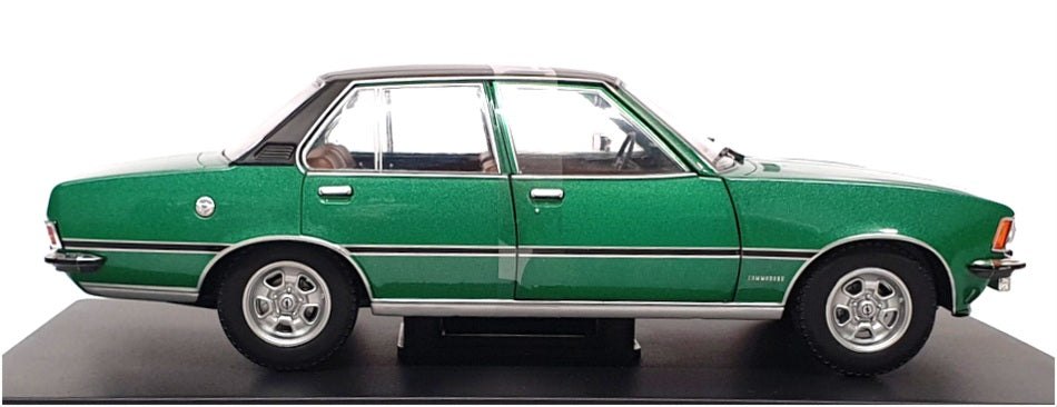 Whitebox 1/24 Scale WB124124-O - Opel Commodore B GS/E - Met Green Black