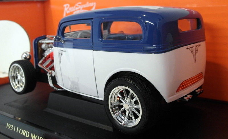 Lucky Diecast 1/18 Scale 92849 1931 Ford Model A Custom Blue / White