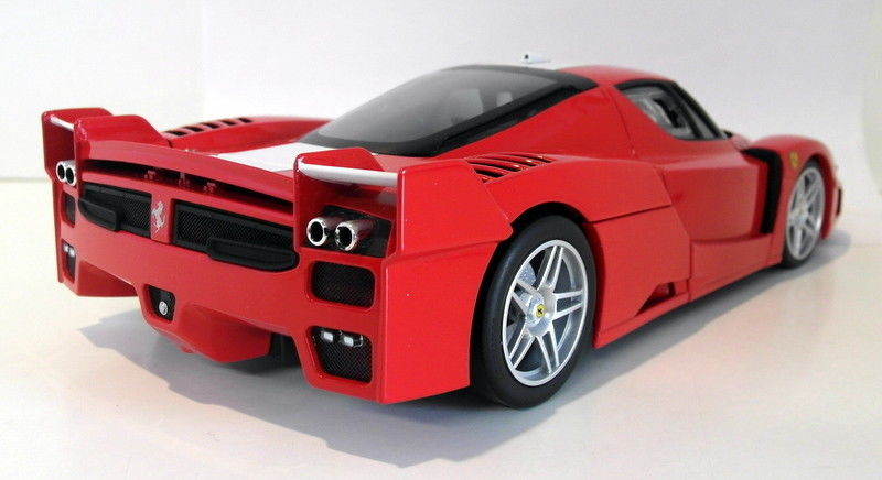 Hot Wheels Elite 1/18 Scale Diecast - J8246-0510 Ferrari FXX Red / White stripe