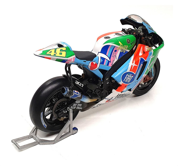 Minichamps 1/12 Scale 122 073096 - Yamaha YZR-M1 MotoGP 2007 V. Rossi