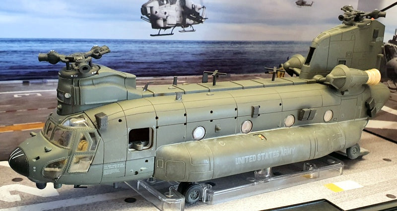 Forces of Valor 1/72 Scale 821005E - US Army Boeing Chinook MH-47G