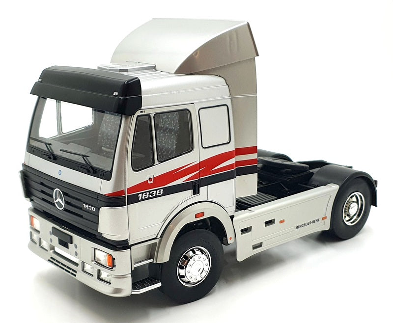 Model Car Group (MCG) 1/18 Scale MCG18136 - Mercedes Benz SK II - Silver