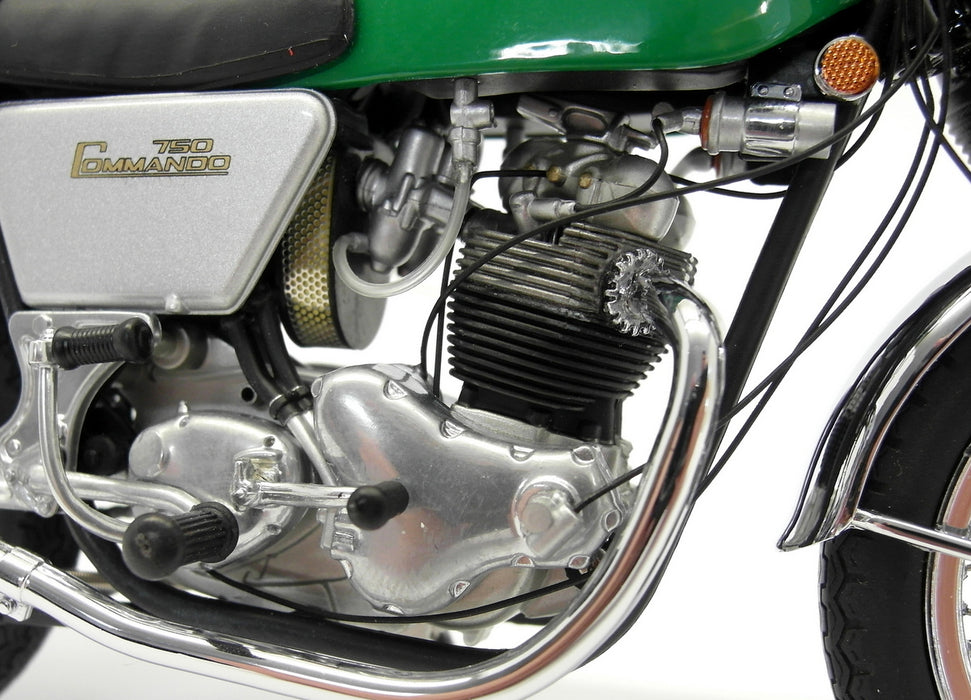 Minichamps 1/12 Scale 122 132000 Norton Commando 750 Fastback 1968 Green