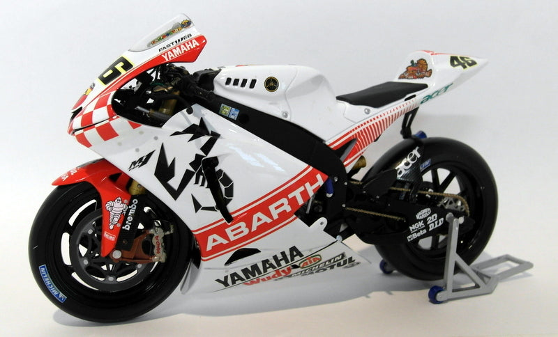 Minichamps 1/12 Scale 122 073196 Yamaha YZR M1 GP Australia 2007 V. Rossi