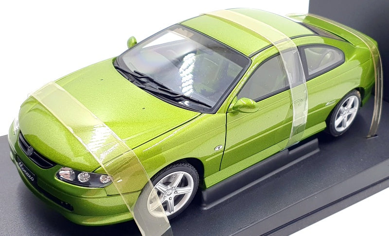 AUTOART 1:18 SCALE Holden/Vauxhall V2 Monaro CV8 coupe - Blue(2004 AUTOART 1:18 SCALE Holden/Vauxhall V2 Monaro CV8 coupe - Blue(2004