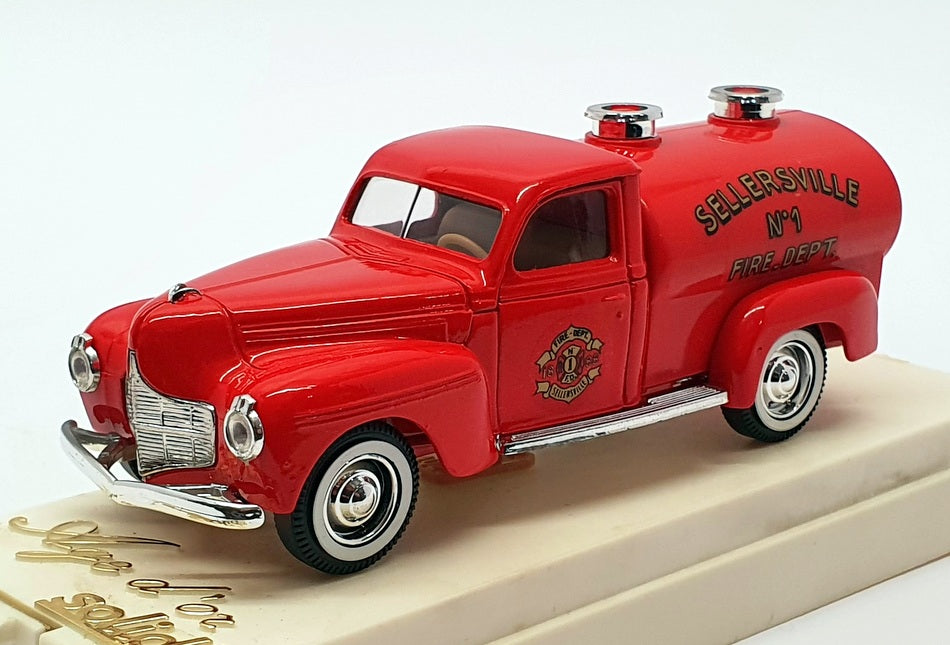 Solido 1/43 Scale 4415 - Dodge Pompiers Fire Tanker Truck - Red