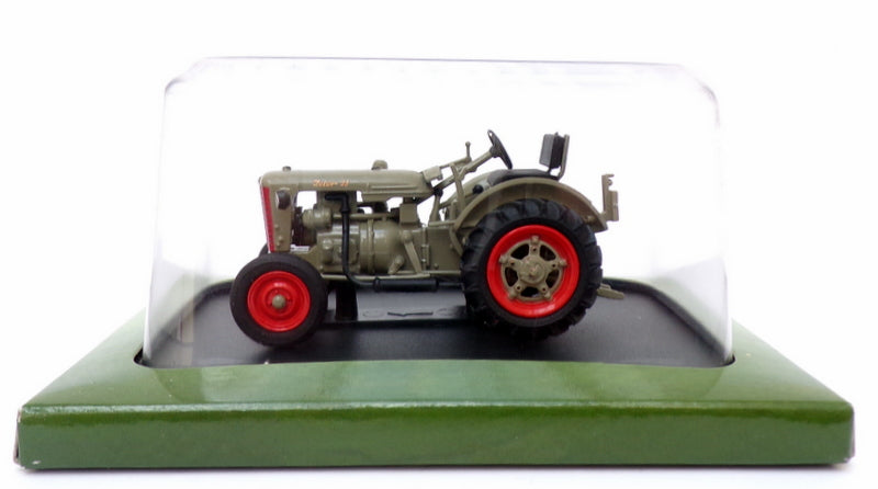 Hachette 1/43 Scale Model Tractor HT137 - 1951 Zetor 25 - Green