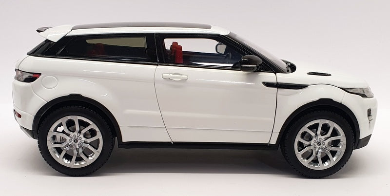 GT Autos 1/18 Scale Model Car RN141280 - 2011 Range Rover Evoque - White