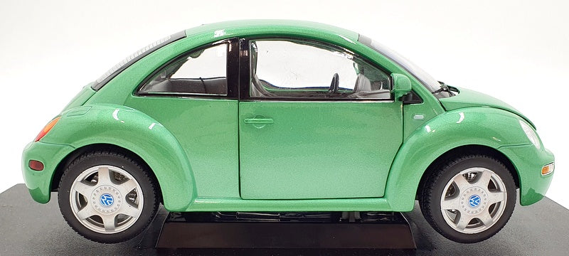 Welly 1/18 scale Diecast 9846GR - VW New Beetle - Green