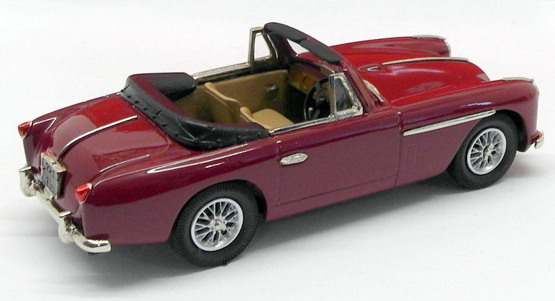 Voiture cabriolet de 1951 couleur noire - ASTON MARTIN DB2 Vantage Voiture cabriolet de 1951 couleur noire - ASTON MARTIN DB2 Vantage