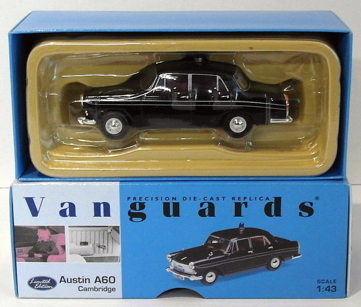 Vanguards 1/43 Scale VA04403 - Austin A60 Cambridge - Hertfordshire Constabulary