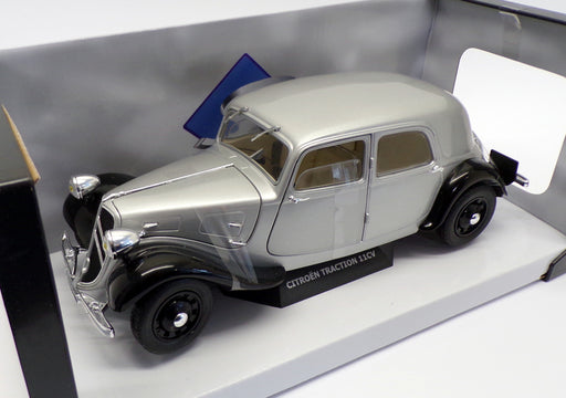 Solido 1/18 Scale S1800904 - Citroen Traction 11CV - Silver/Black
