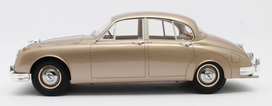 12ART 1/12 Scale Model Car 1001050 - 1968 Jaguar MkII - Metallic Gold