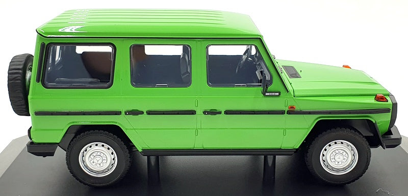 Minichamps 1/18 Scale Diecast 155 038101 - Mercedes-Benz G-Model LWB Green