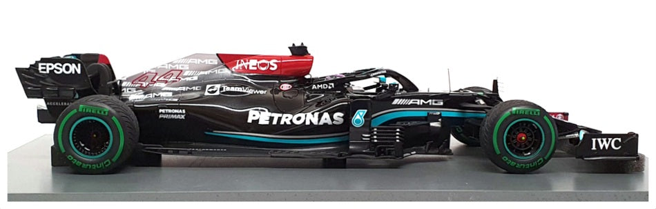 Spark 1/18 Scale 18S604 - F1 Mercedes AMG Winner Russian GP 2021 L. Hamilton