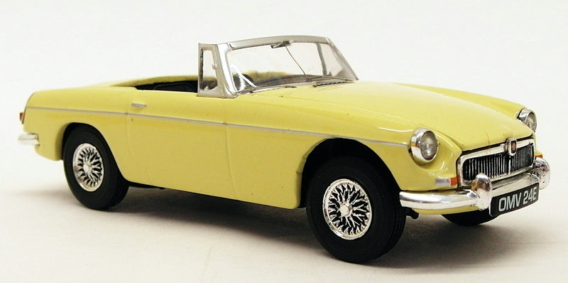 MGB Open Top Pale Primrose VANGUARDS au 1/43 MGB Open Top Pale Primrose VANGUARDS au 1/43
