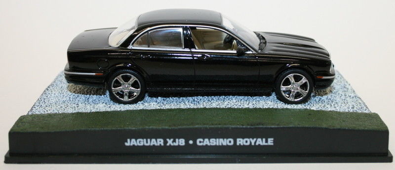 Fabbri 1/43 Scale Diecast Model - Jaguar XJ8 - Casino Royale