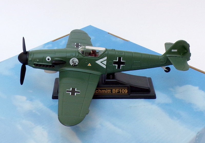 Yat Ming 1/48 Scale WW II Series 99078 - Messerschmitt BF109 Aircraft - Green