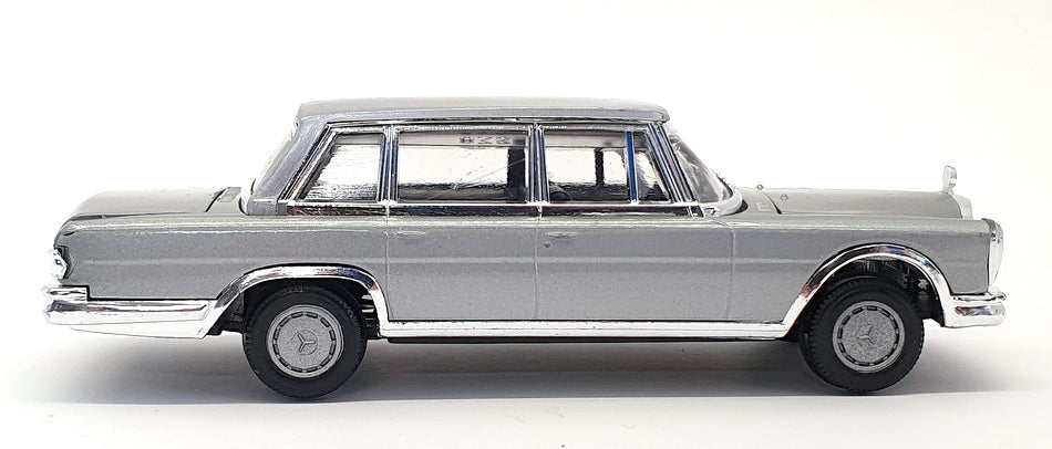 Gama Mini 1/45 Scale Diecast 1180 - Mercedes Benz 600 - Silver