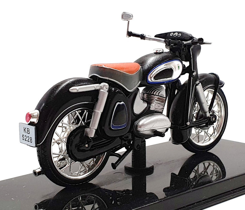 Atlas Editions 1/24 Scale 4 658 120 - 1952 DKW RT 175 VS Motorbike - Black