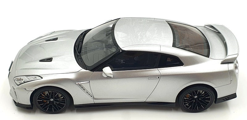 Kyosho 1/18 Scale Diecast KSR18044S - Nissan GT-R Premium edition - Silver