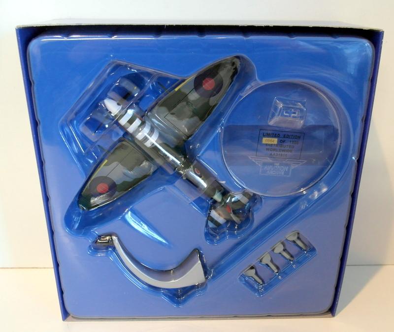 Corgi 1/72 AA31911 Spitfire MK.VB C-WX AA853 No 302 Polish Sqn