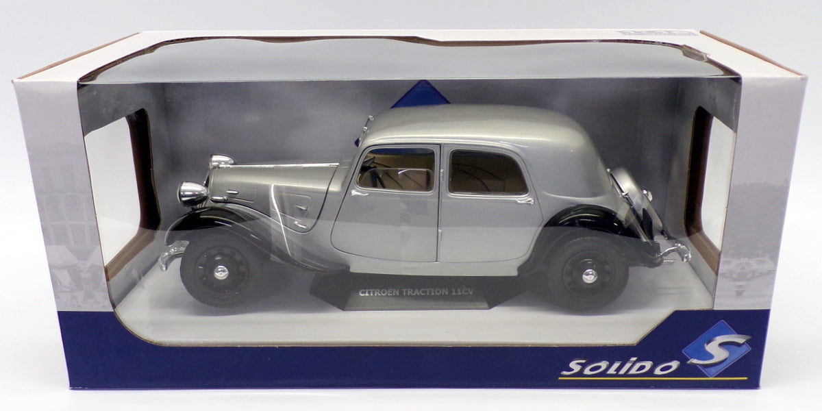 Solido 1/18 Scale S1800904 - Citroen Traction 11CV - Silver/Black