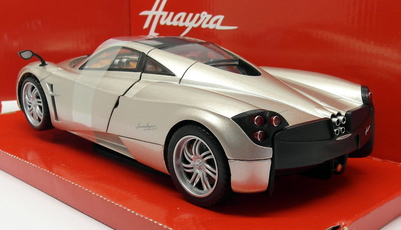 Mondo Motors 1/18 Scale - 501120 Pagani Huayra Gold Metallic