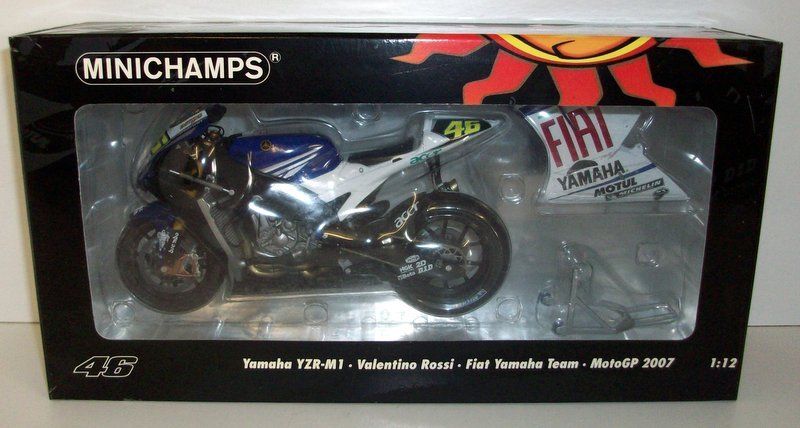 Minichamps 1/12 Scale 122 073046 Yamaha YZR-M1 Fiat Yamaha Moto GP 2007 Rossi
