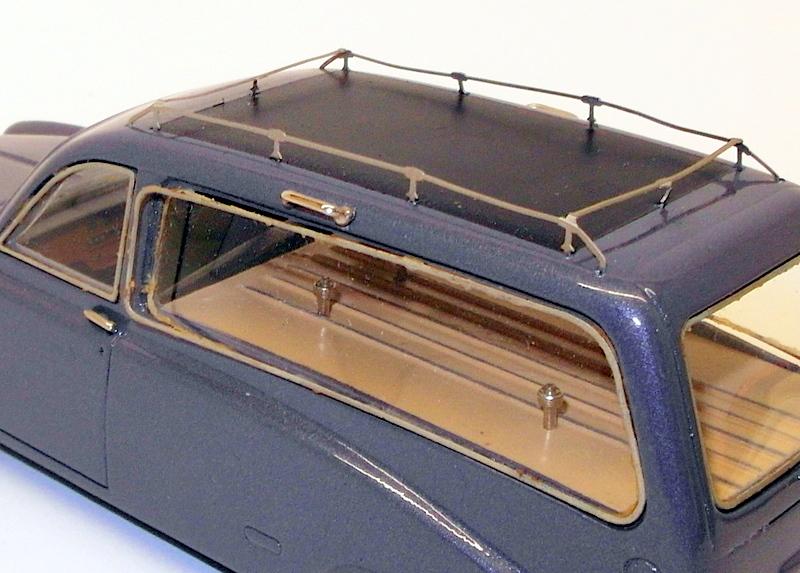 Minimarque 43 1/43 Scale Model Car UK37B - 1968 Daimler DS420 Hearse - Grey