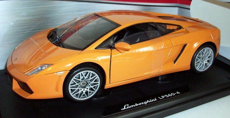 Motormax 1/18 Scale - 79152 Lamborghini Gallardo LP560-4 Orange