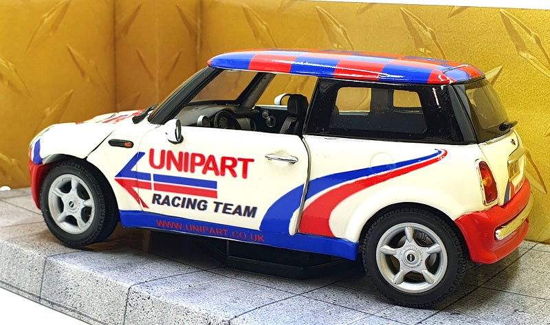 Motormax 1/18 Scale - 73100 - MINI Cooper 2001 Unipart Racing Team