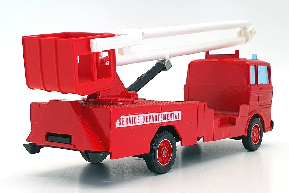 Solido Toner Gam II 15cm Long Diecast 3108 - Mercedes Benz Fire Engine