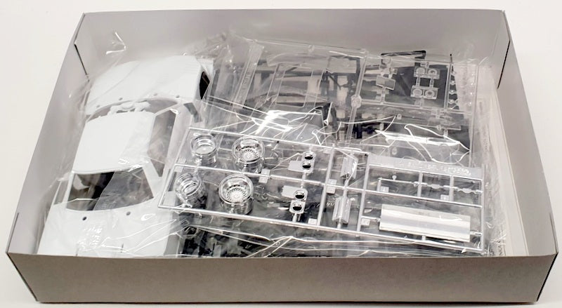 Aoshima 1/24 Scale Model Car Kit 61244 - Nissan Skyline Kyalami 9h Endurance