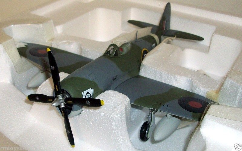 ARMOUR 1/48 - 98149 UK ROYAL AIR FORCE WW2 P-47D THUNDERBOLT MK2