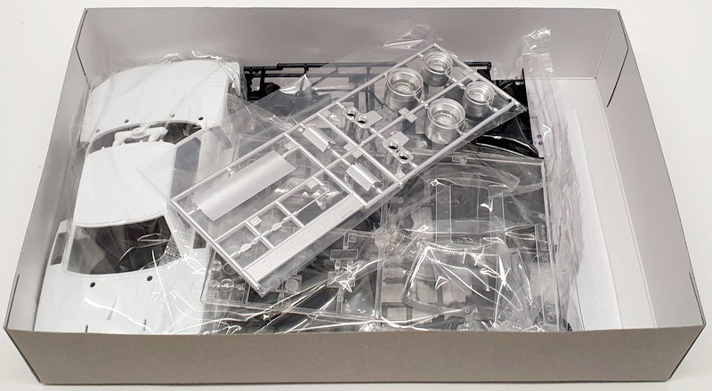 Aoshima 1/24 Scale Model Car Kit 57483 - Nissan Skyline Kyalami 9H Endurance