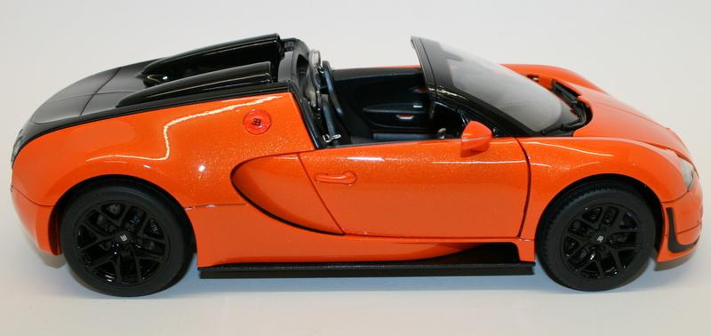 Rastar 1/18 Scale Model 43900 - Bugati Veyron 16.4 Grand Sport Vitesse - Orange