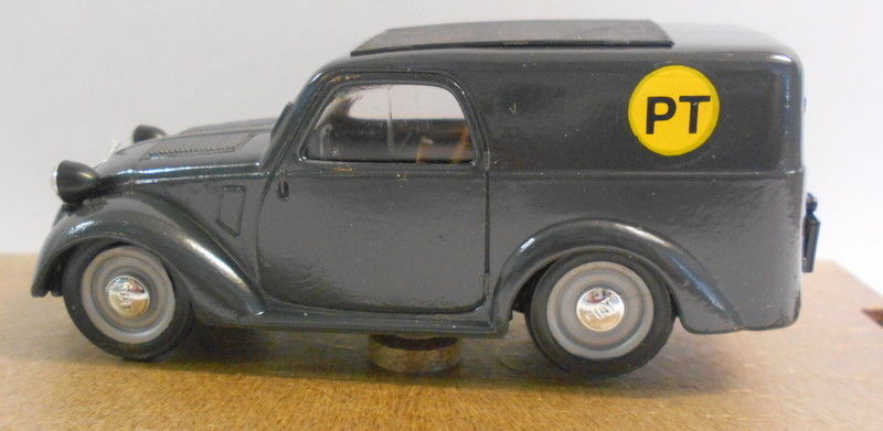 Brumm 1/43 Scale Metal Model - R45 FIAT 500 COMMERCIALE
