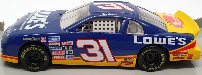 Winners Circle 1/24 Scale 55522 - Stock Car Chevy #31 M.Skinner Nascar - Blue
