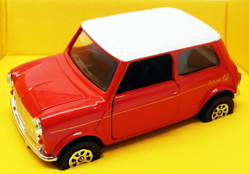 Corgi 1/36 Scale Diecast Model Car C330/4 - Mini - Red/White