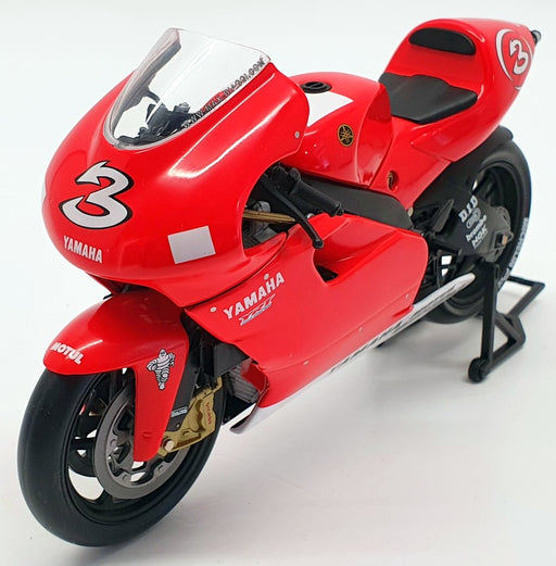 Minichamps 1/12 Scale 122016303 - Yamaha YZR 500 Max Baggi 500cc GP 2001 - Red
