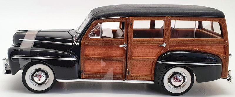 Lucky 1/18 Scale LDC20028BK - 1948 Ford Woody - Black