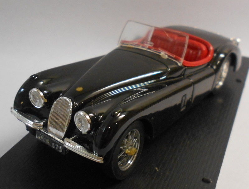 Brumm 1/43 Scale Metal Model - R101 JAGUAR 3.5 LITRI HP 160 1948 - Black