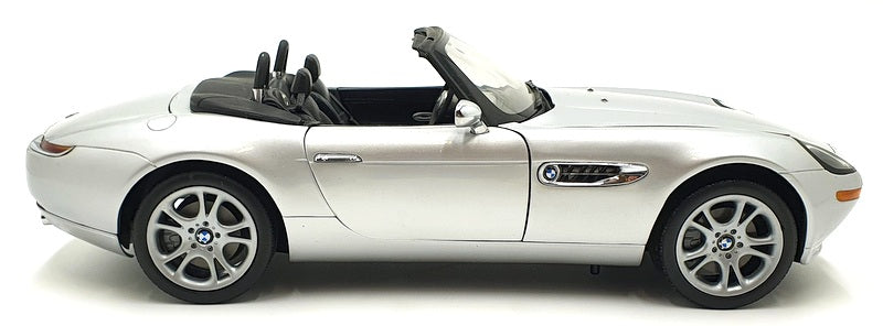 Kyosho 1/12 scale Diecast 08601S BMW Z8 James Bond OO7 The World Is Not Enough