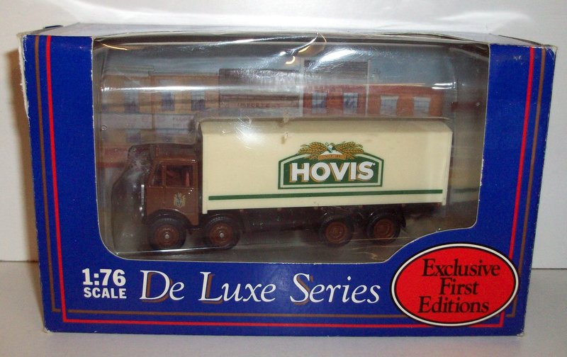 EFE 1/76 Scale - 11004DL AEC 8 Wheel Box van Hovis