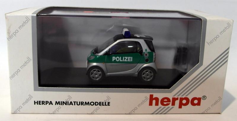 Herpa models 1/43 Scale diecast - 070591 Smart City Coupe Polizei Hamburg Police