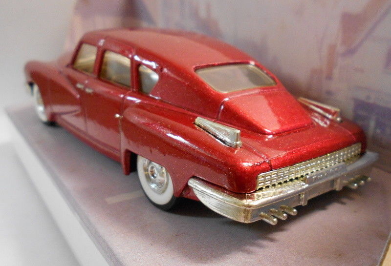 Dinky 1/43 Scale Diecast Model DY-11 1948 TUCKER TORPEDO RED