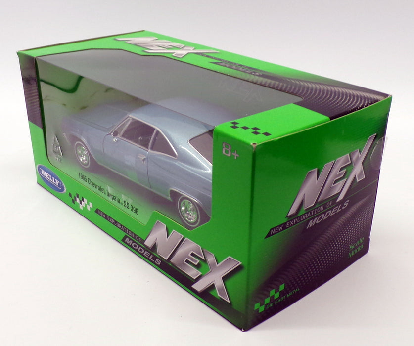 Welly 1/24 Scale Model Car 22417W - 1965 Chevrolet Impala SS 396 - Lgt Blue