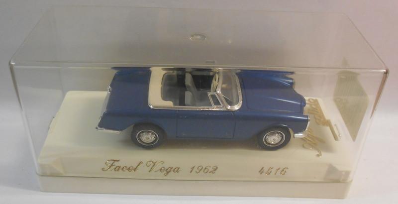 Solido 1/43 Scale Metal Model - SO103 FACEL VEGA 1962 4516 BLUE